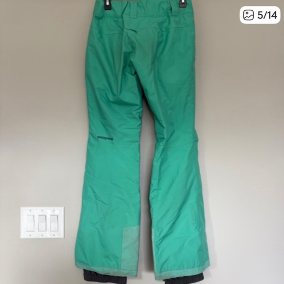 Women’s Ski Outfit - Picture 14 of 15